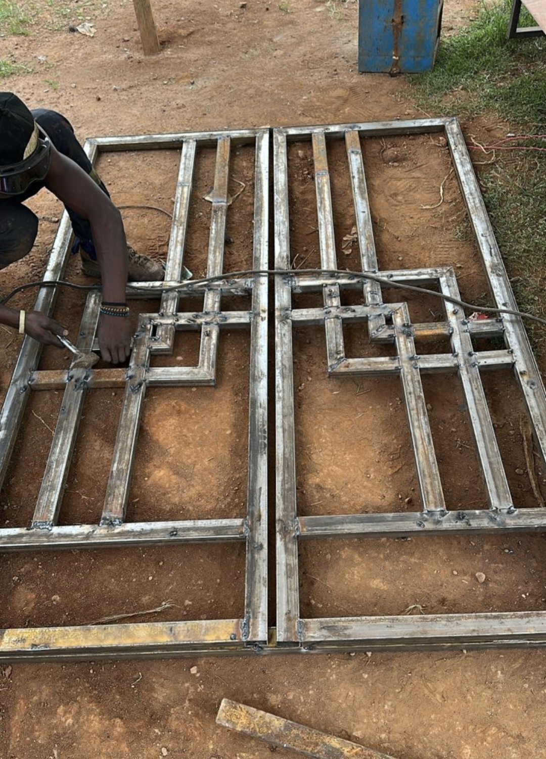 Fabrication du portail métallique sur mesure, Bangangté